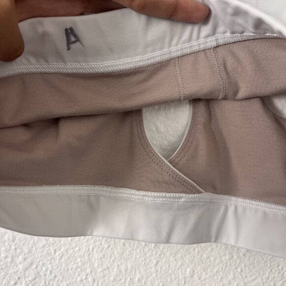 Lululemon Time to Sweat Cross Back Straps Keyhole Back Sports Bra Sz 8 White - Picture 2 of 5